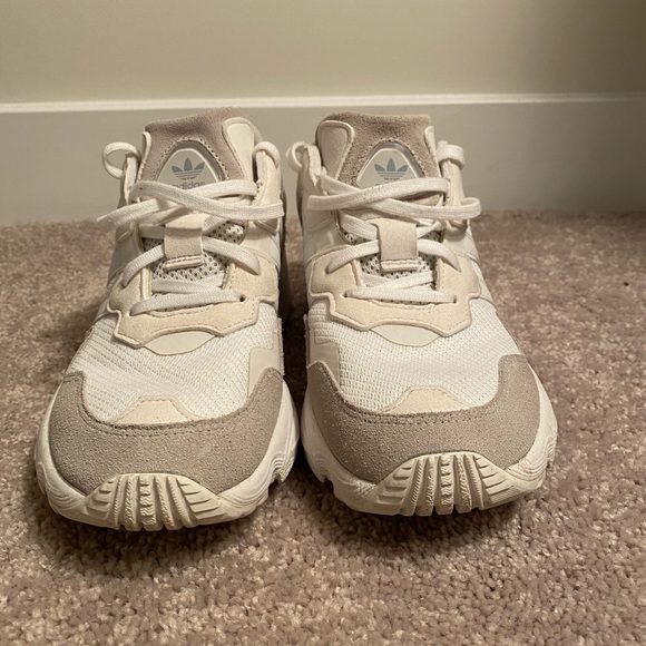 ADIDAS! - Picture 3 of 4